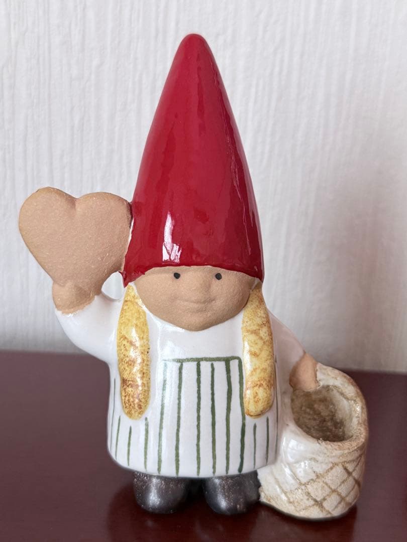 【スウェーデン購入クリスマス特集]リサ・ラーソン陶器製 女の子フィギュア