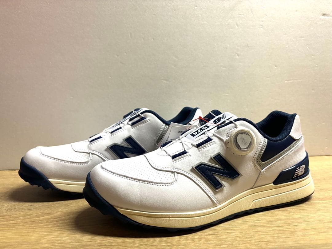 未使用 23.5cm 2E ニューバランスゴルフシューズUGBS574Jホワイト