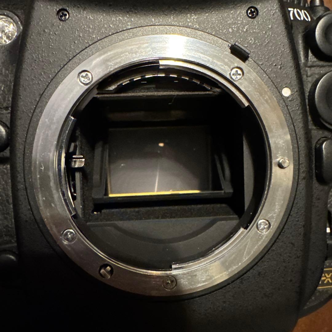 『Nikon D700』 非常に良い状態 キズや汚れは無し 動作確認済み