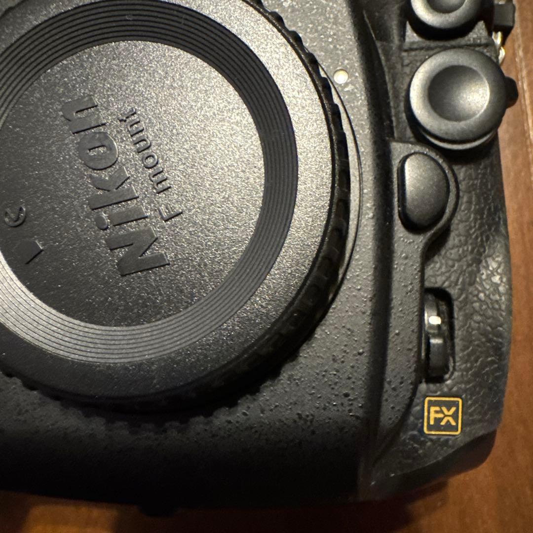 『Nikon D700』 非常に良い状態 キズや汚れは無し 動作確認済み