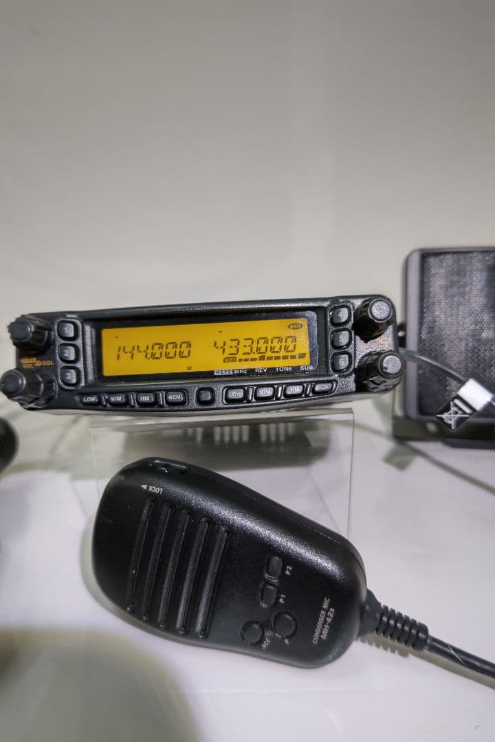 DIAMOND FT-8800/20w送受信機 144-433MHz