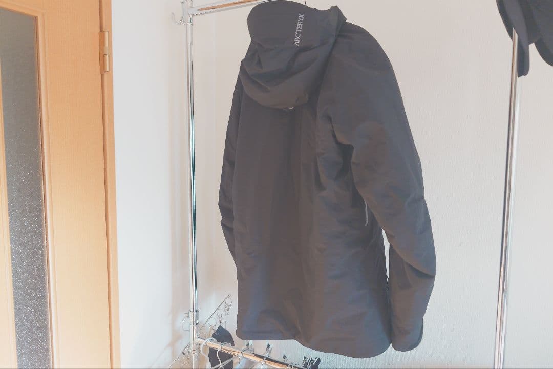 アークテリクス　ベータインサレーテッドジャケット　ブラック　Мサイズ