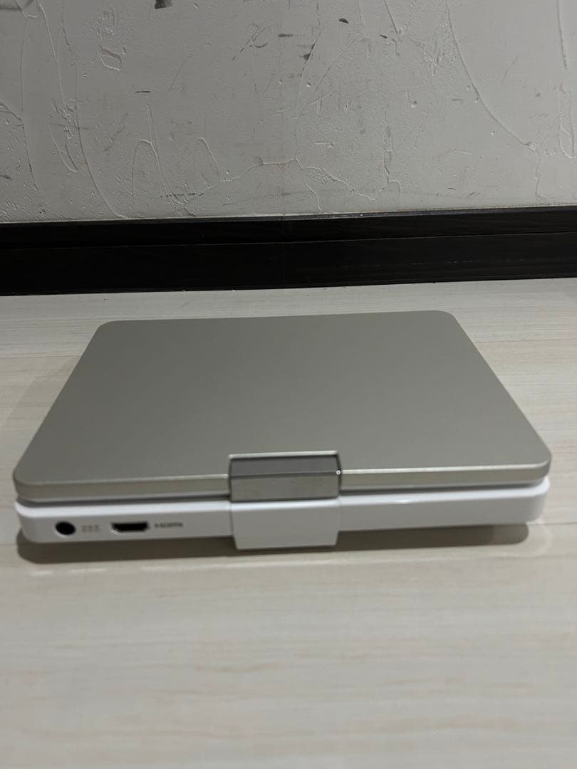 【美品】東芝 REGZA ポータブル ブルーレイプレーヤー SD-BP900S
