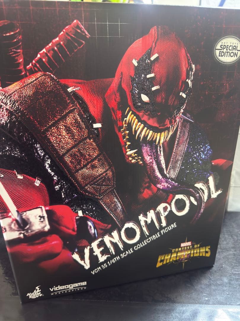 ひ*き様 hottoys 3体セット　（ヴェノムプール、ハーレイクイン、サノス）