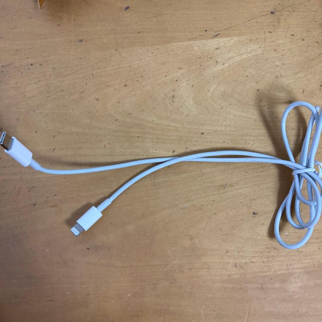 アイフォンの充電器です。