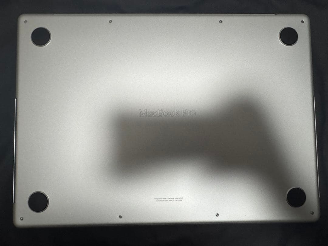 MacBook Pro M3Pro 14インチ シルバー