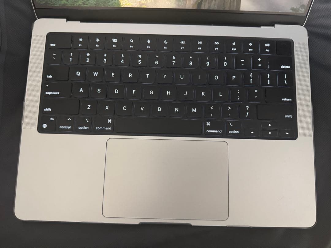 MacBook Pro M3Pro 14インチ シルバー