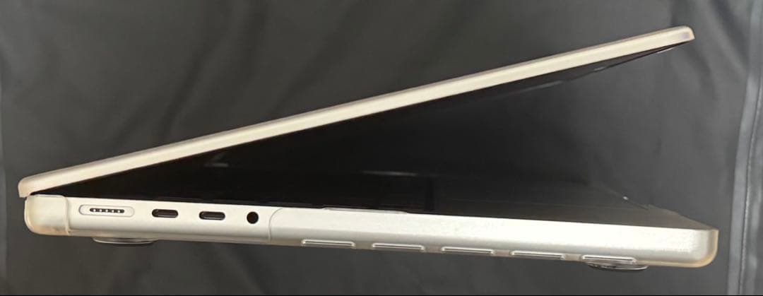 MacBook Pro M3Pro 14インチ シルバー