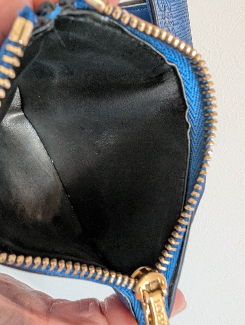 三つ折り財布　LOEWE