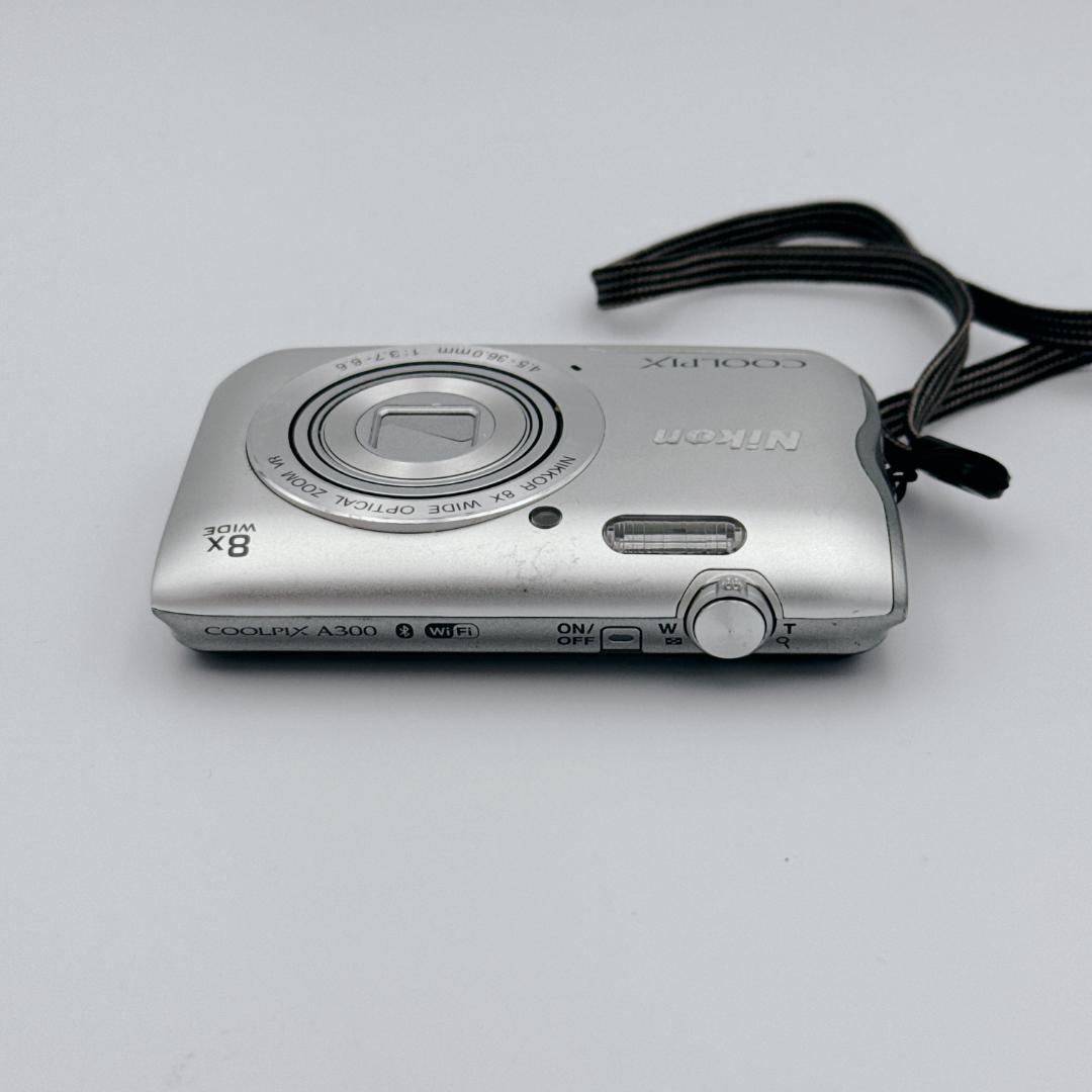 【概ね美品】Nikon COOLPIX A300 デジタルカメラ シルバー