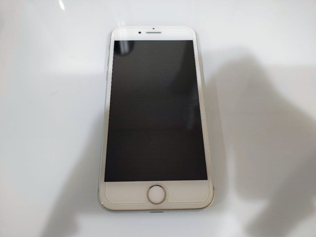 iPhone8 本体のみ クリアケース付き