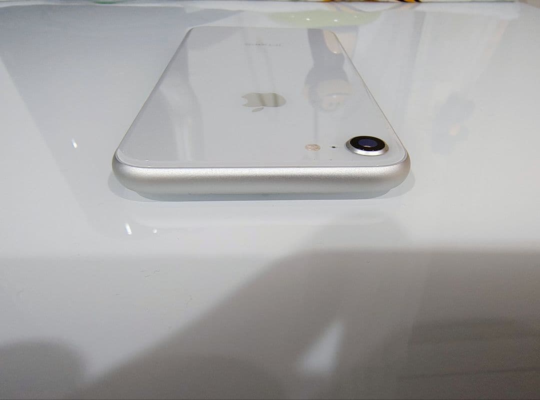 iPhone8 本体のみ クリアケース付き