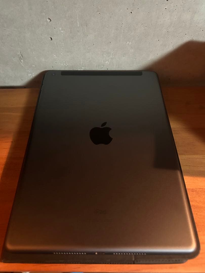 iPad 第8世代 32GB 本体 Wi-Fi+セルラー版