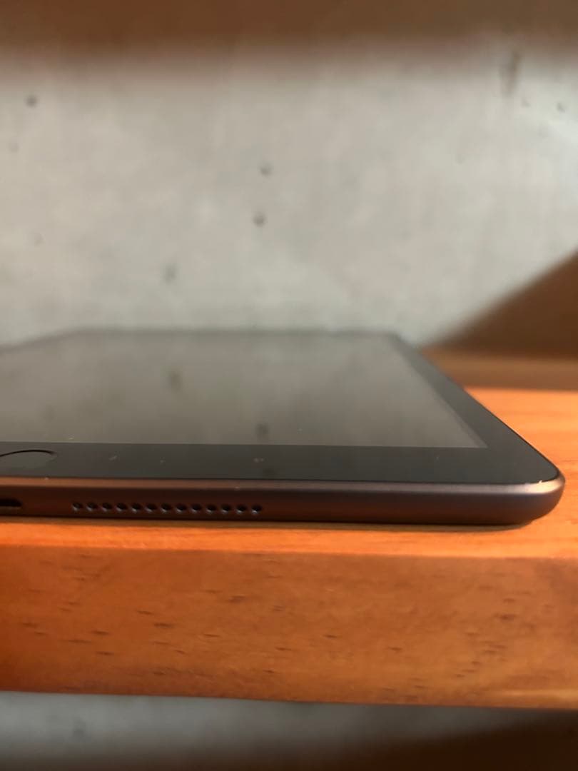 iPad 第8世代 32GB 本体 Wi-Fi+セルラー版