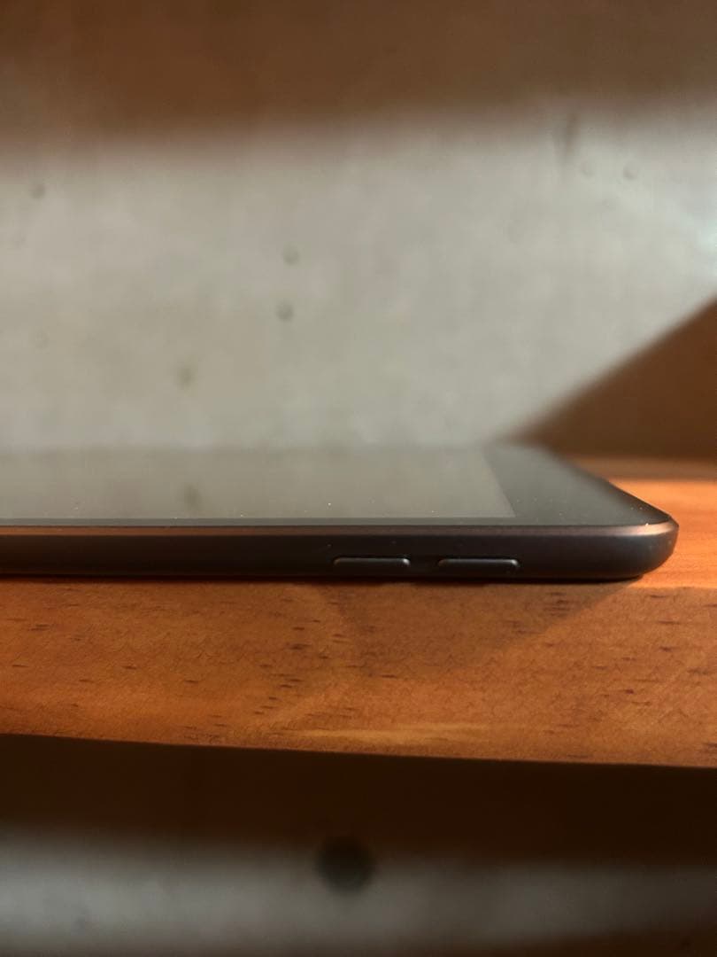 iPad 第8世代 32GB 本体 Wi-Fi+セルラー版