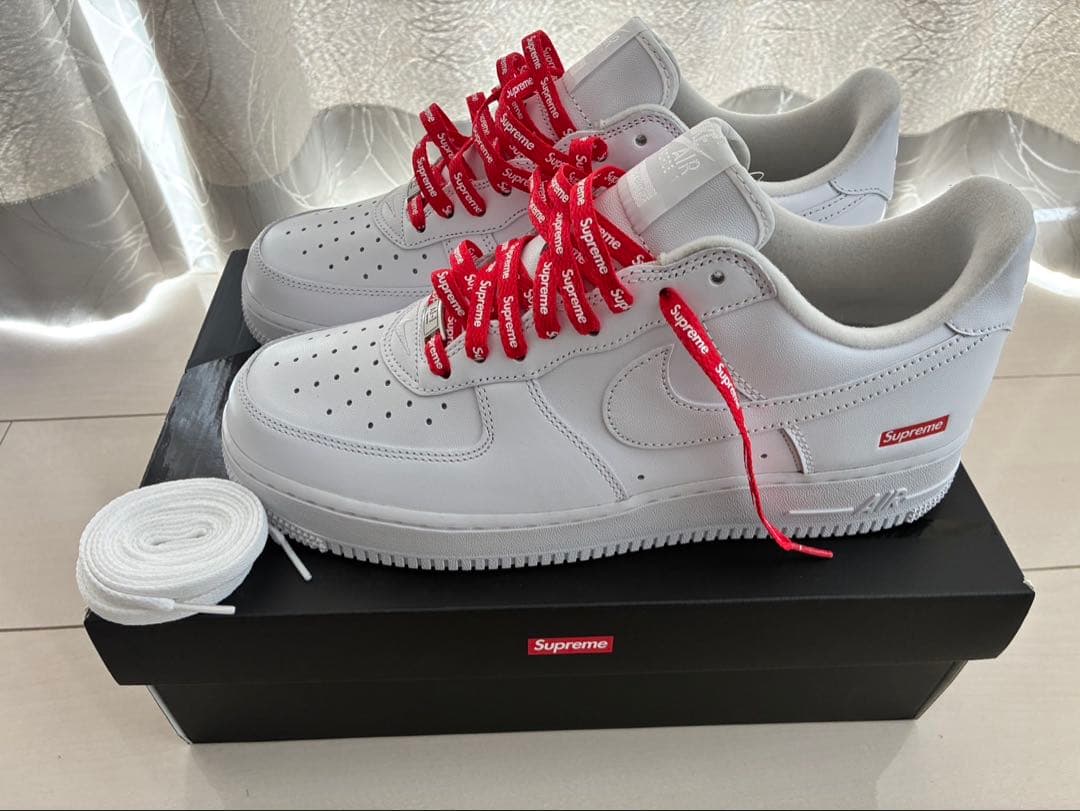 靴 Nike Air Force 1 Supreme