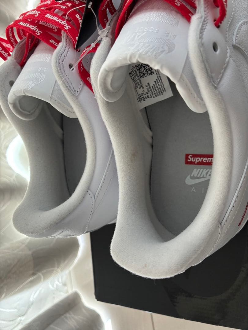 靴 Nike Air Force 1 Supreme