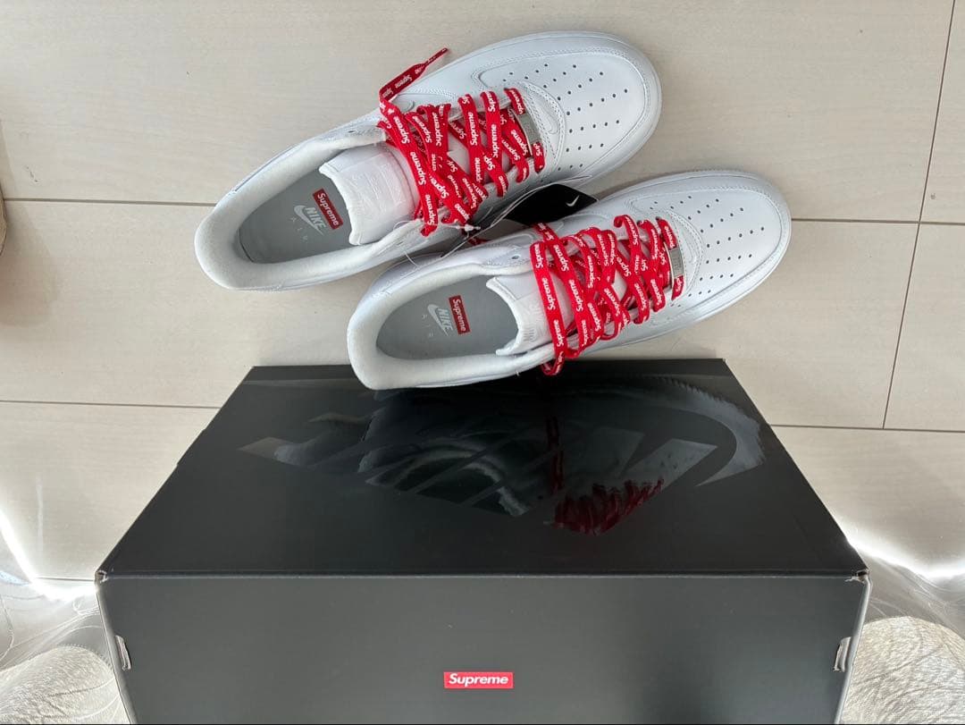 靴 Nike Air Force 1 Supreme