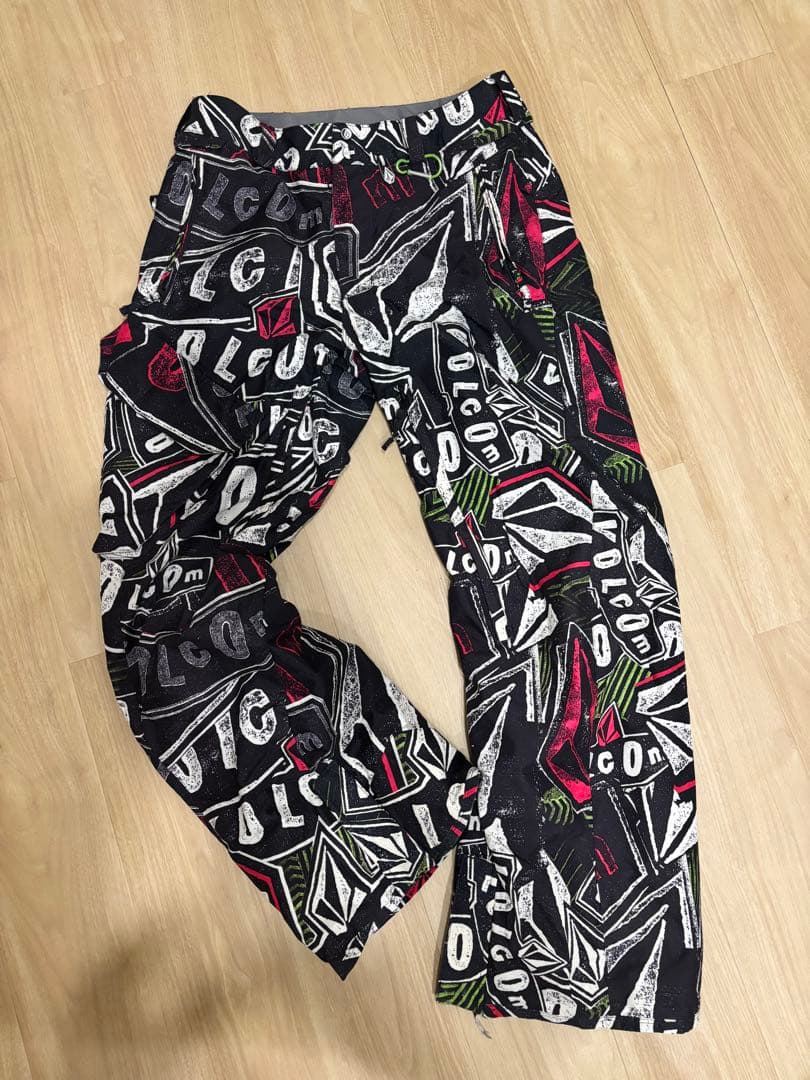 VOLCOM スノーボードウェア 上下セット　Mサイズ