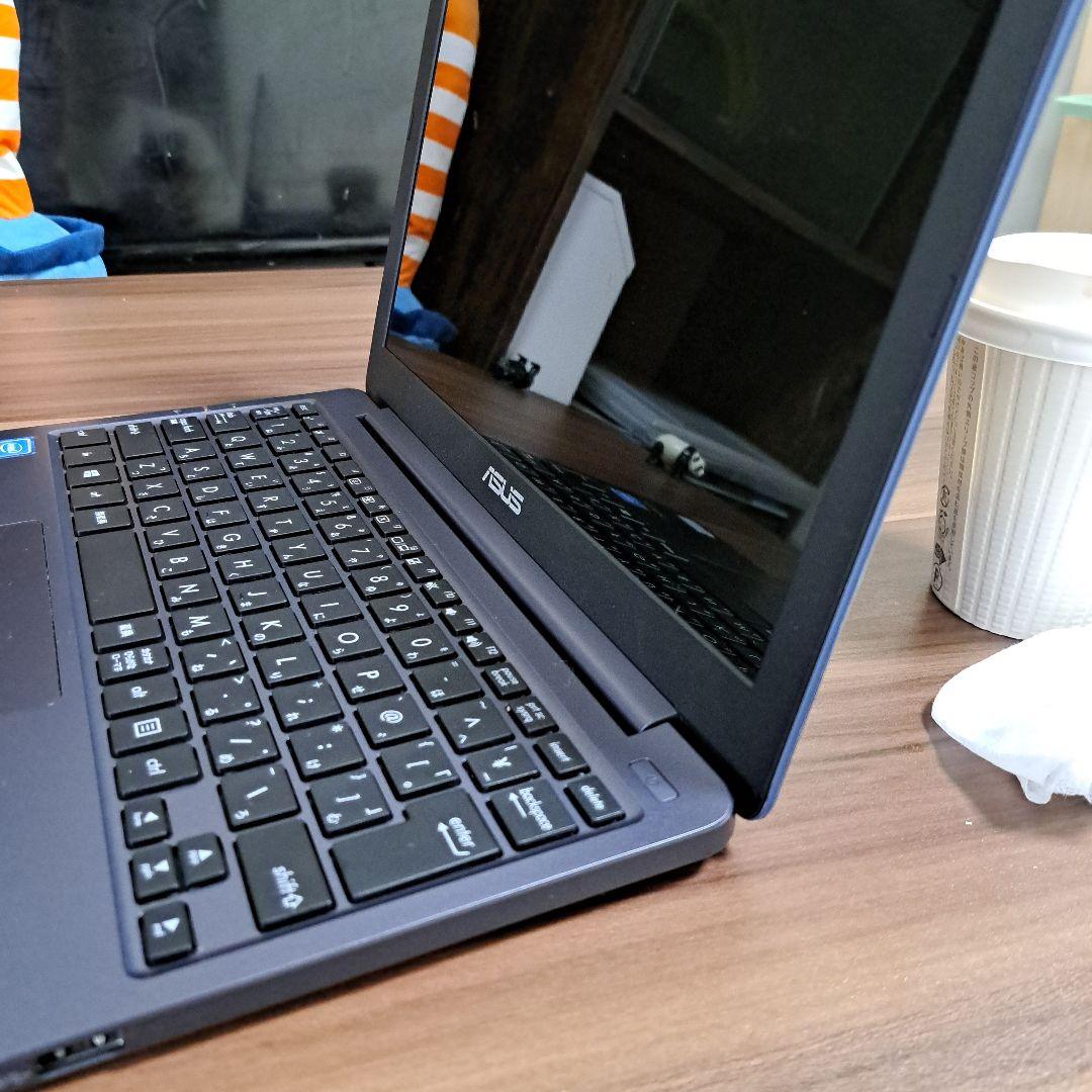 ASUS　ノートパソコン