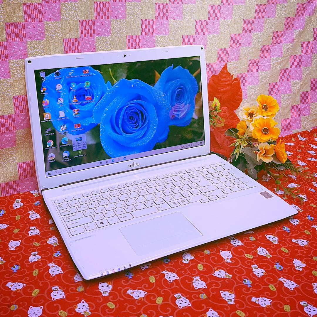 極上品！高年式!美品！テレワーク可能！薄型ノートパソコン！新Win10！動画編集