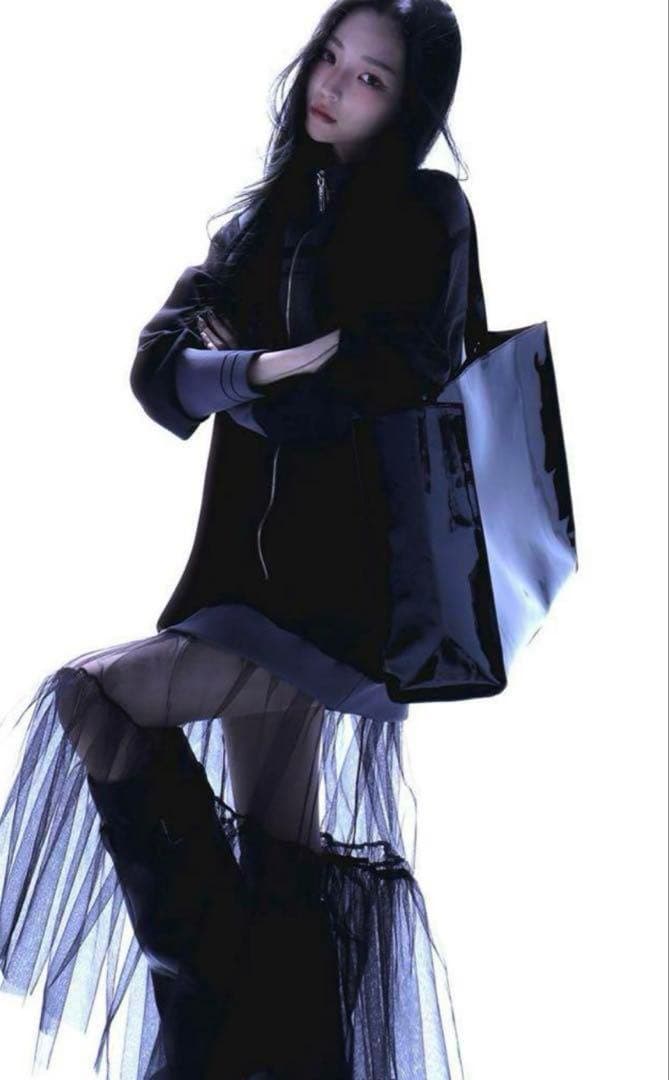 メルトザレディ Melt the lady エナメル ロゴトートバッグ ブラック