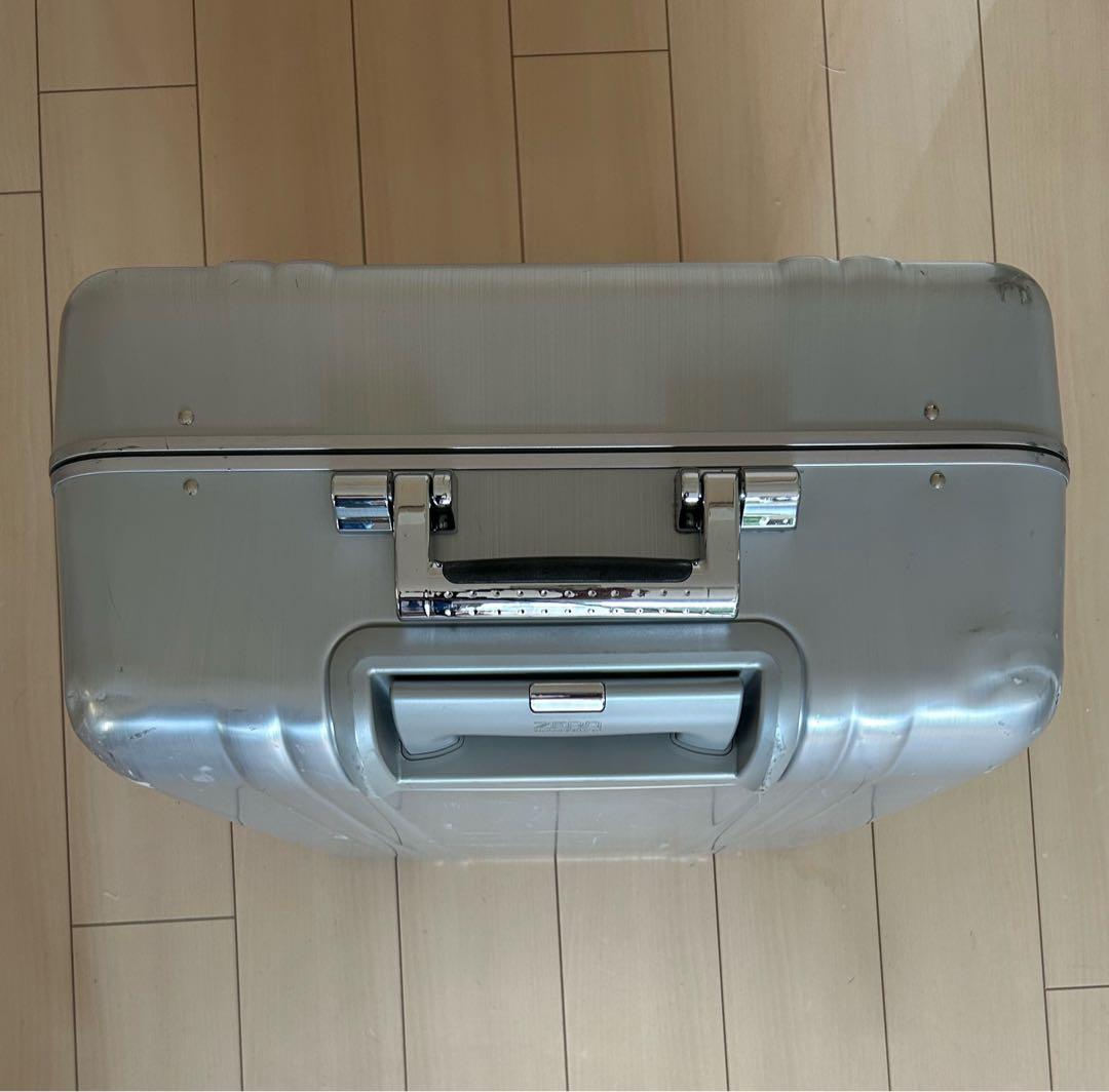 ZERO HALLIBURTON ゼロハリバートン 4輪大型スーツケース