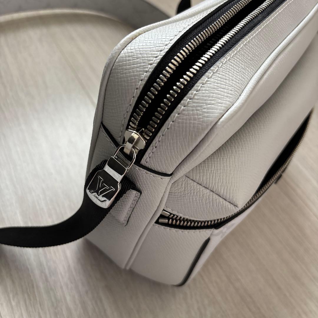 ルイヴィトン　タイガラマ アウトドア メッセンジャー　ショルダーバッグ