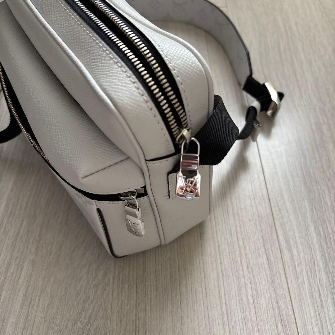 ルイヴィトン　タイガラマ アウトドア メッセンジャー　ショルダーバッグ