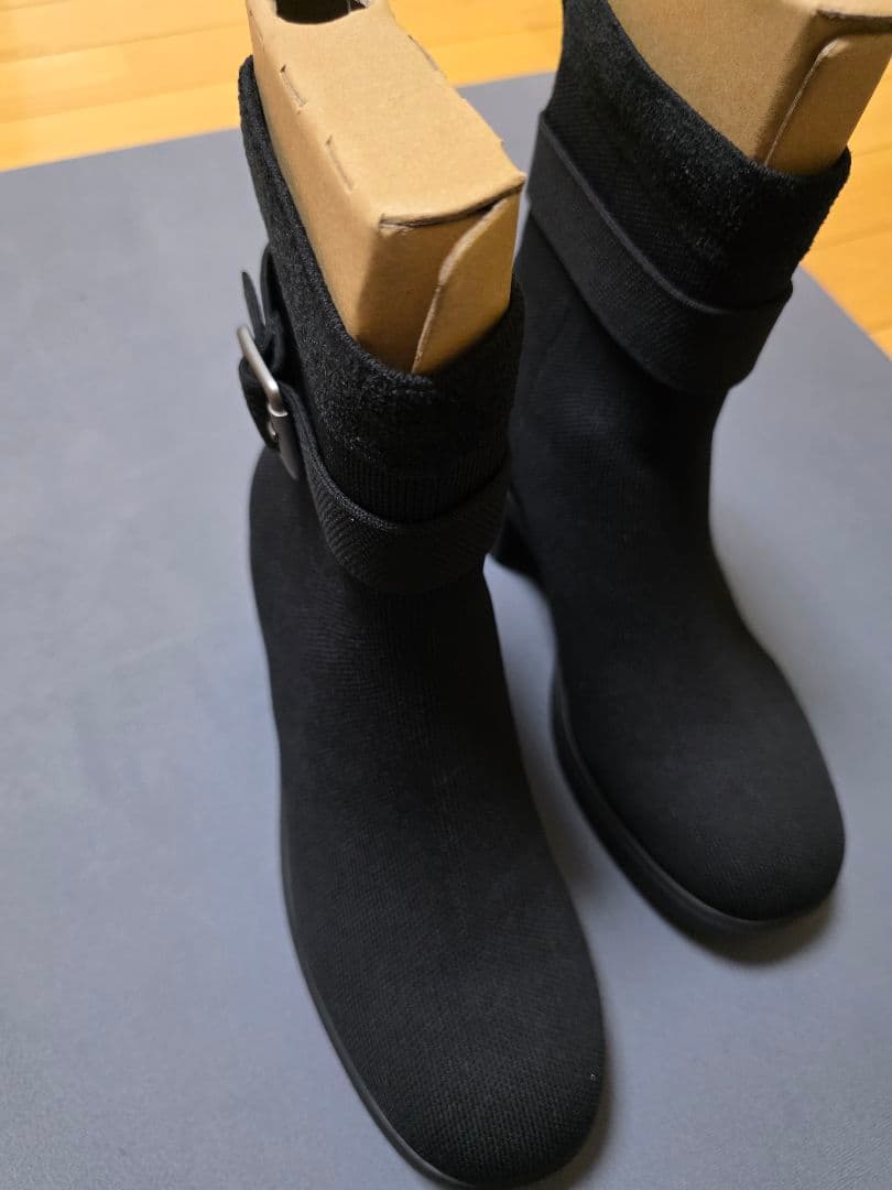 VIVAIA スクエアトゥ 撥水加工 ヒールブーツ