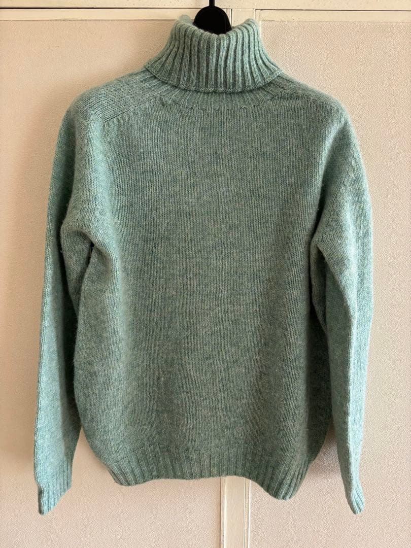 ハーレーオブスコットランド　オパール（ファウナ）タートルネックセーター　38