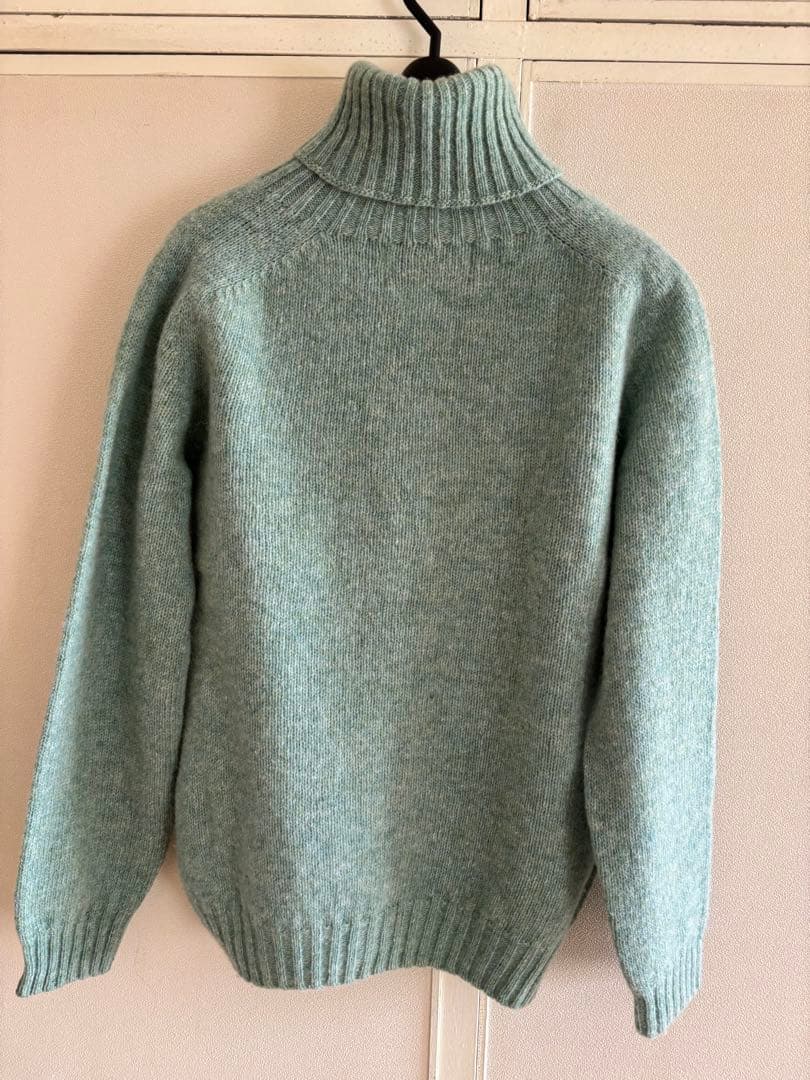 ハーレーオブスコットランド　オパール（ファウナ）タートルネックセーター　38