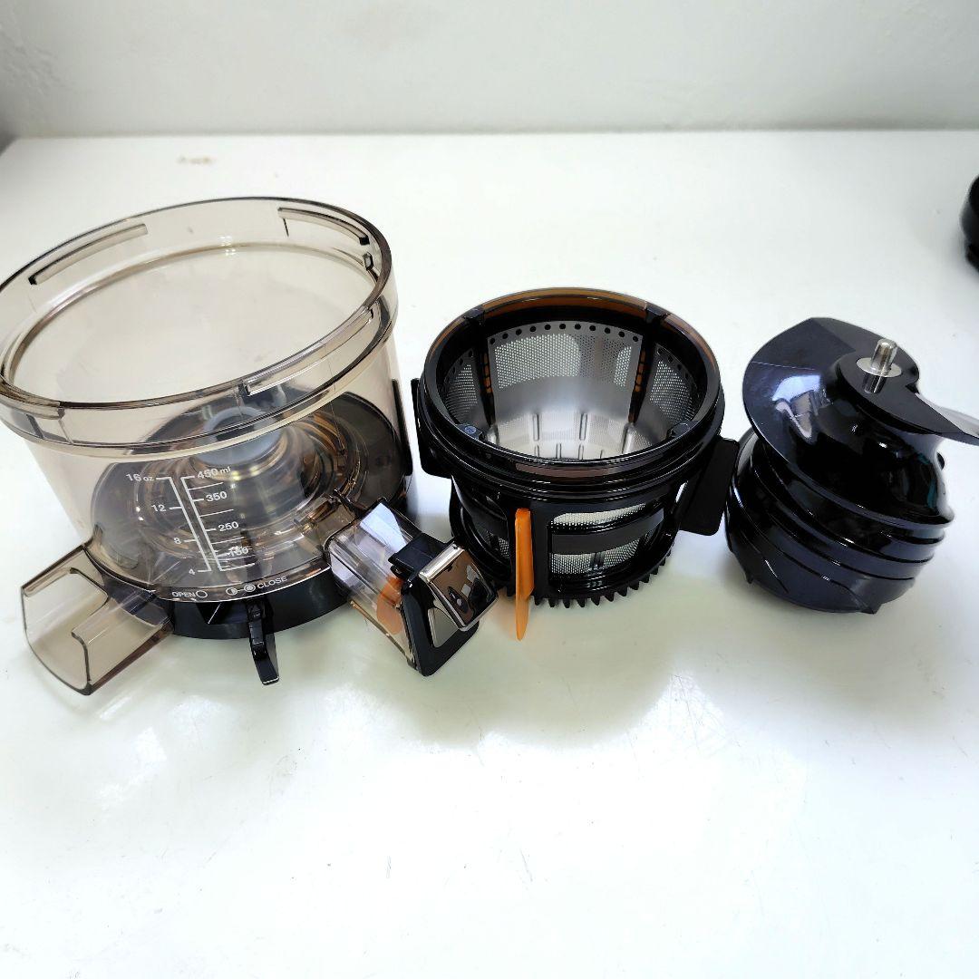 赤色ジューサー・ミキサー