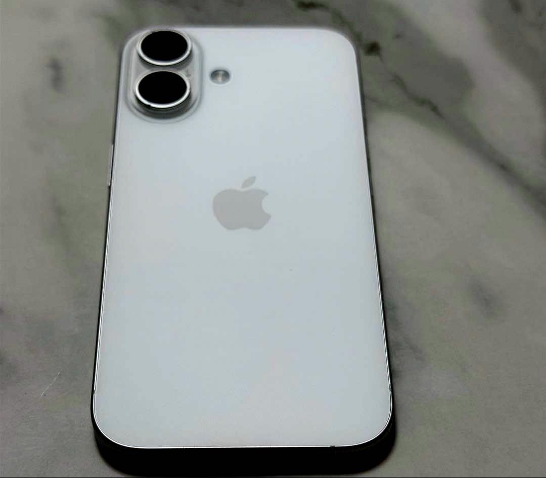 iPhone16 128G ホワイト