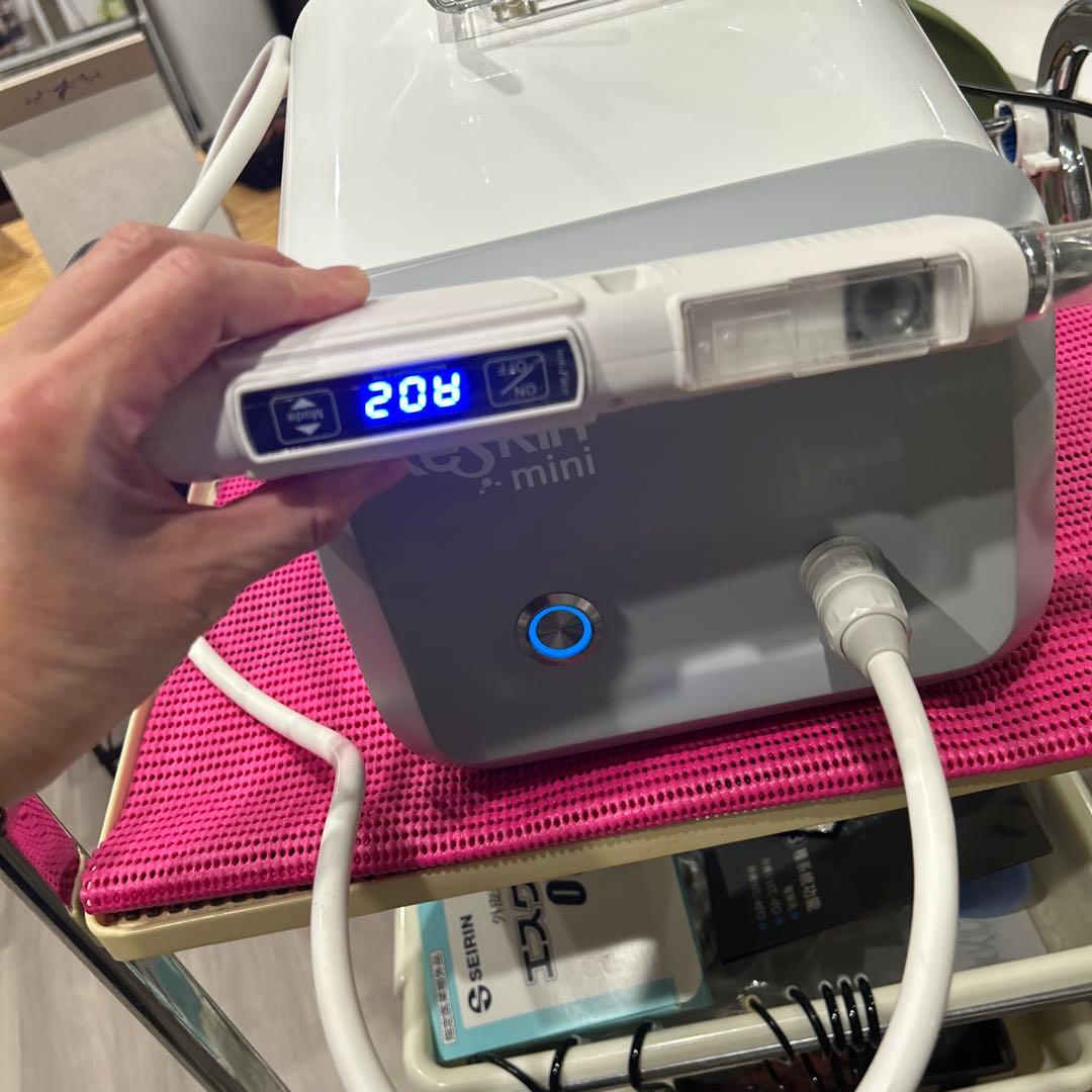 れいりー　　保証書付き　無針エアー水光美容液リポソーム化　肌浸透美容機器