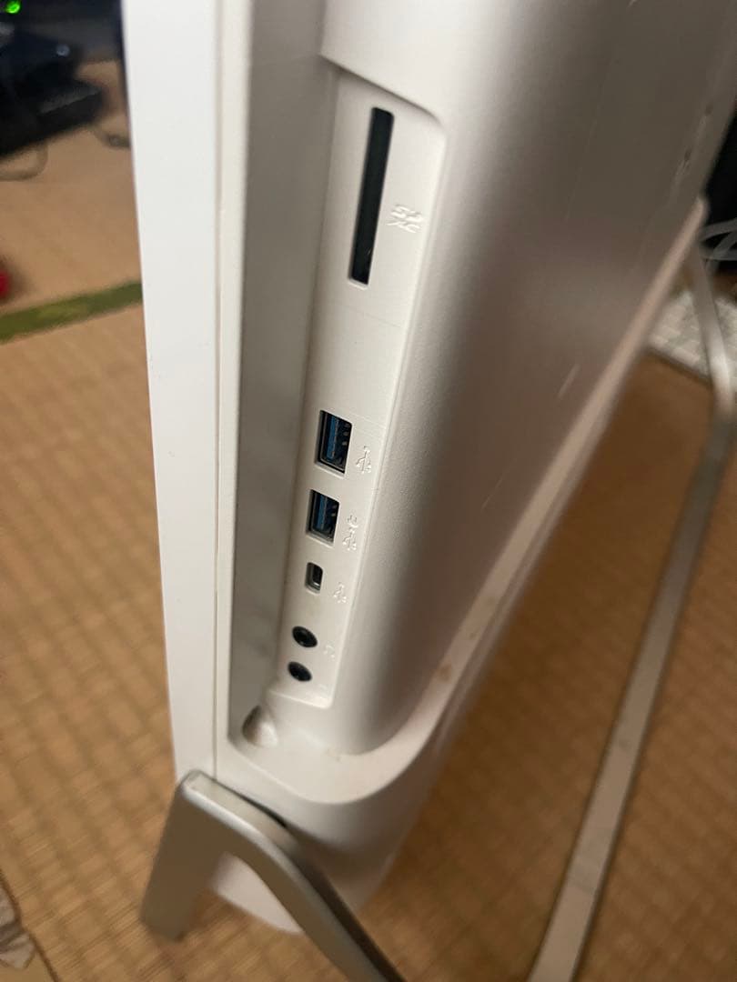 【美品】富士通　FMV 液晶一体型パソコン　FMVF52/B2