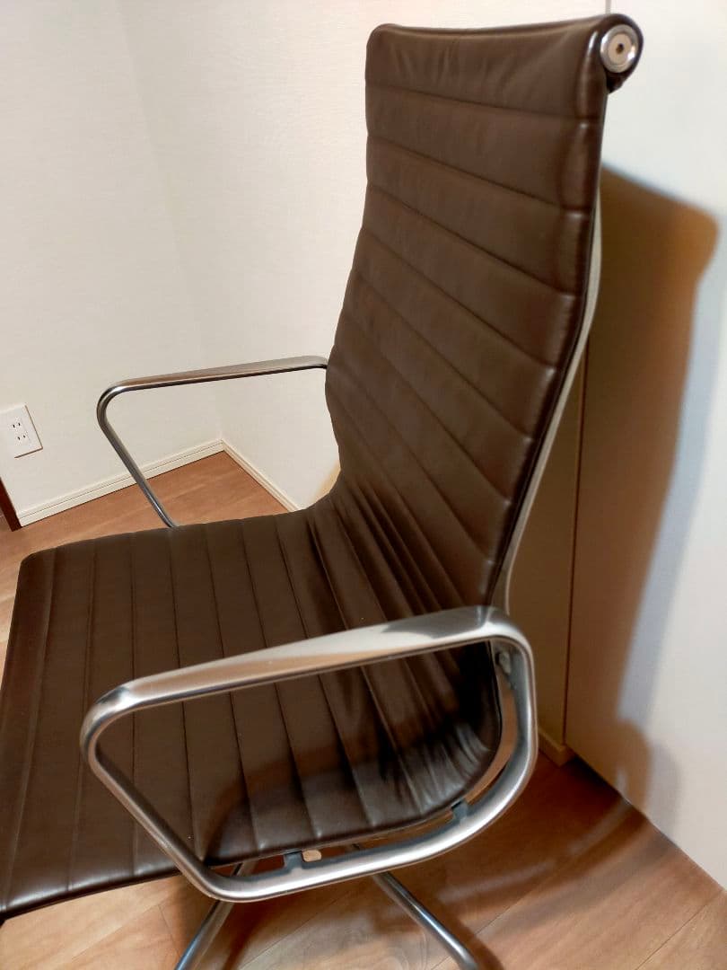 ハーマンミラー_イームズ ヴィンテージアルミナ ムグループ マネージメントチェア