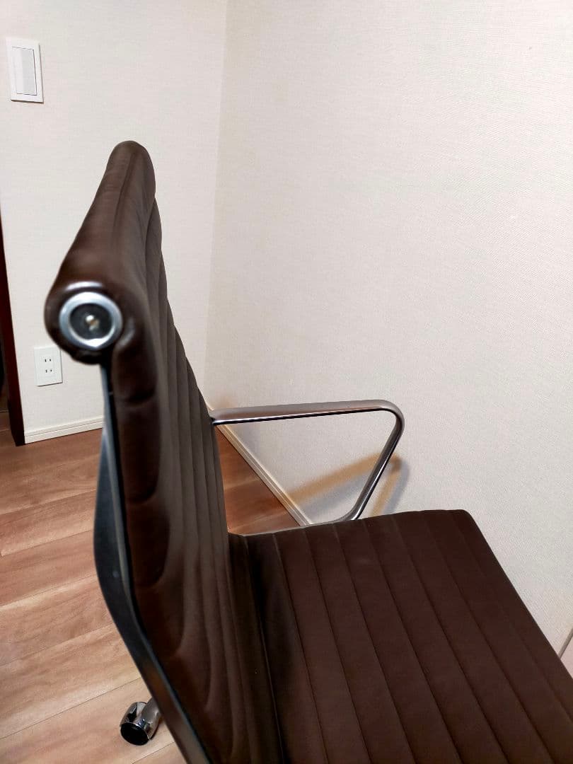 ハーマンミラー_イームズ ヴィンテージアルミナ ムグループ マネージメントチェア