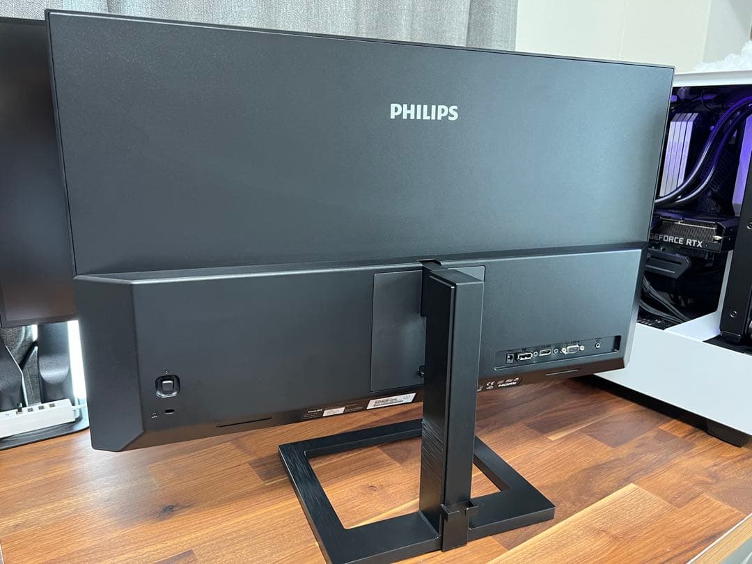 PHILIPS 272E2F/11 27インチ4辺フレームレスモニター 1