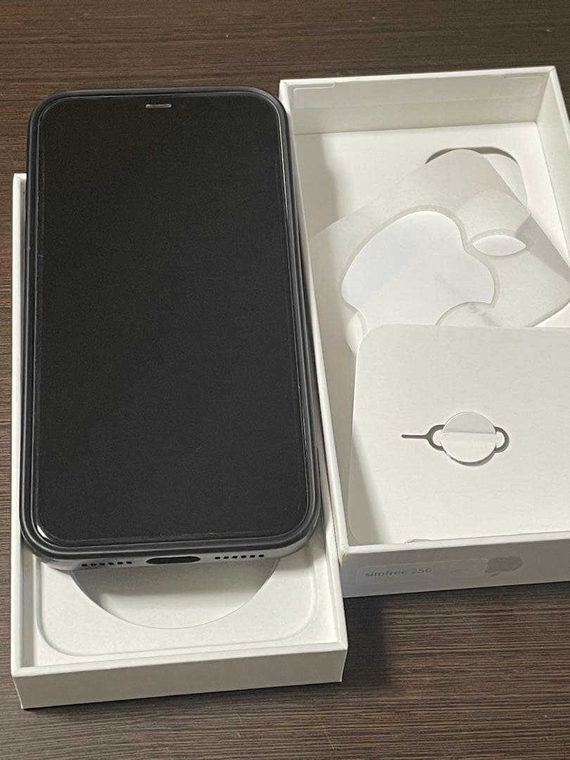 Apple iPhone 11 64G ホワイト