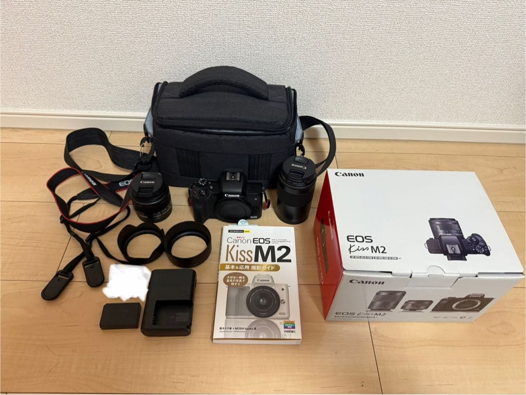 Canon EOS Kiss M2 本体と付属品