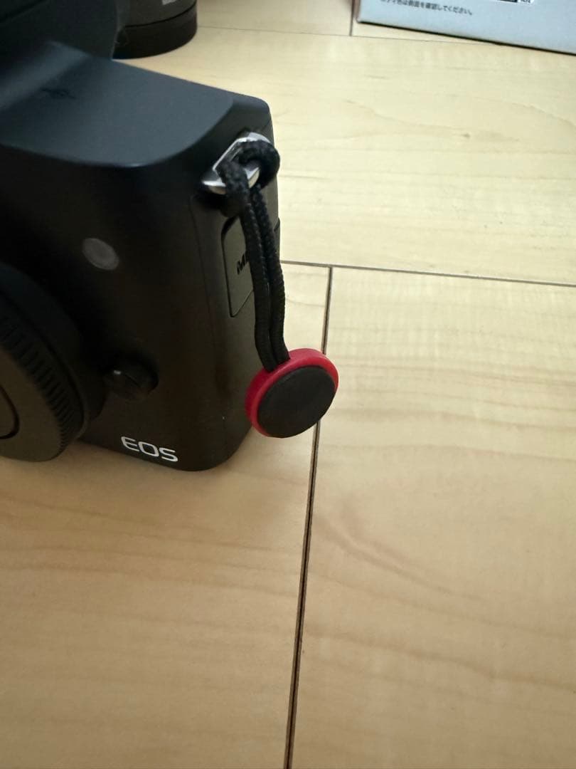 Canon EOS Kiss M2 本体と付属品