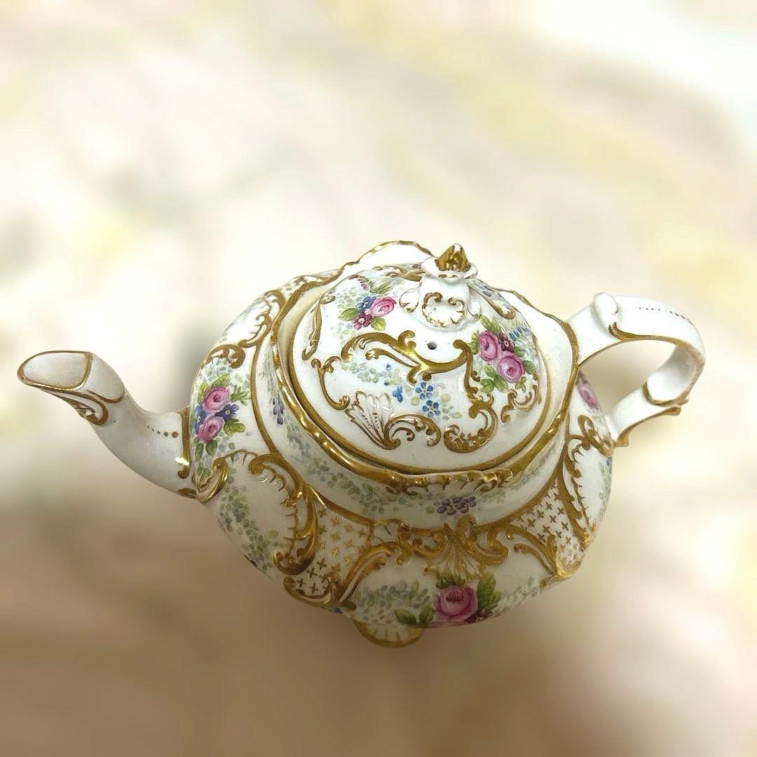イギリス　アンティーク　ティーポット　ビクトリアン　金彩