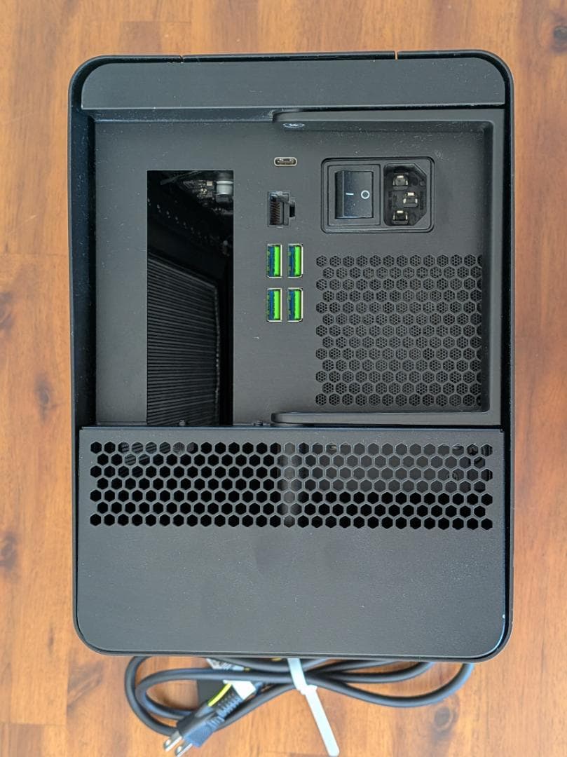 Razer Core X Chroma 外付けGPU(eGPU)BOX