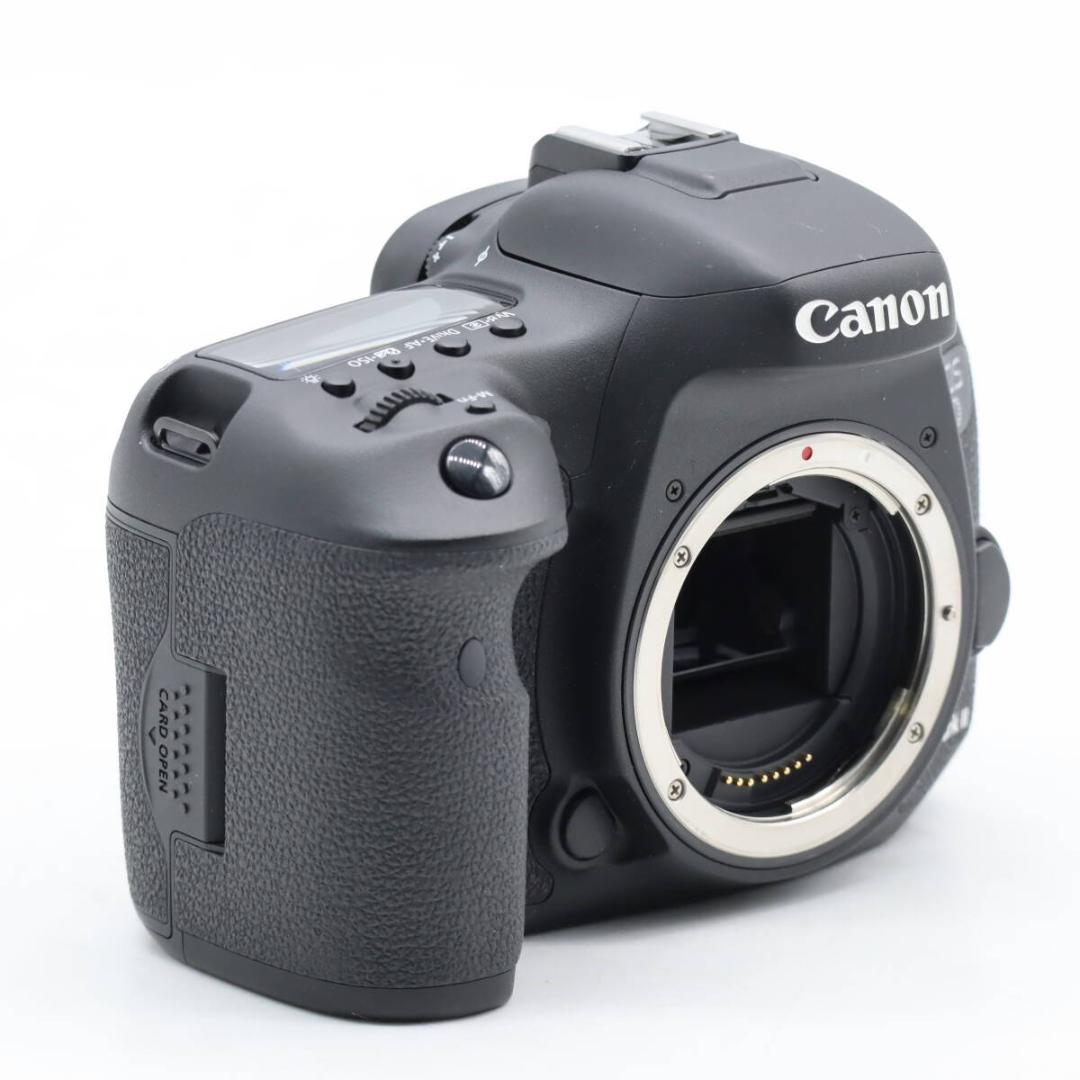 ショット数7711回 デジタル一眼レフカメラ EOS 7D MarkII ボディ