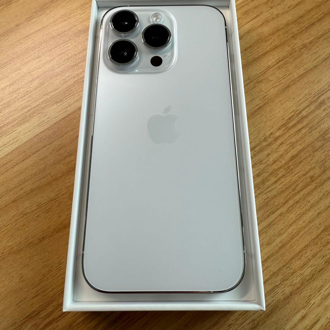 iPhone 14 Pro 256 GB シルバー SIMフリー