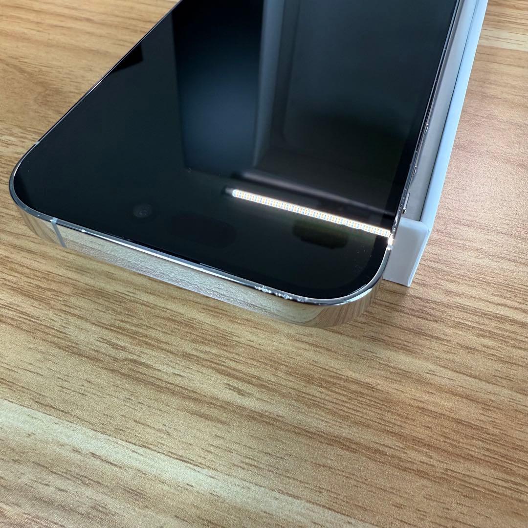 iPhone 14 Pro 256 GB シルバー SIMフリー
