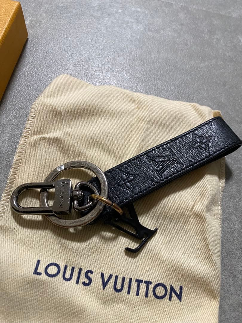 LOUIS VUITTON ブラックレザー キーホルダー