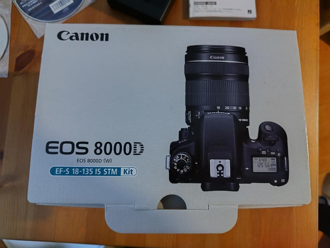 EOS 8000D EF-S18-135 IS STM レンズキット+SDカード