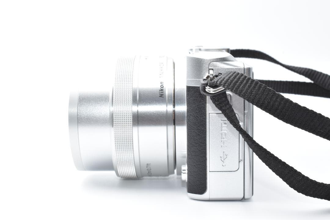 ニコン Nikon 1 J5 シルバー 10-30mmレンズキット